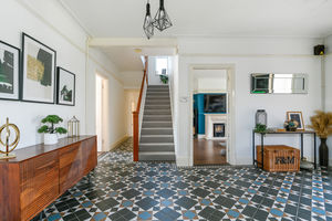 Entrance hall- click for photo gallery